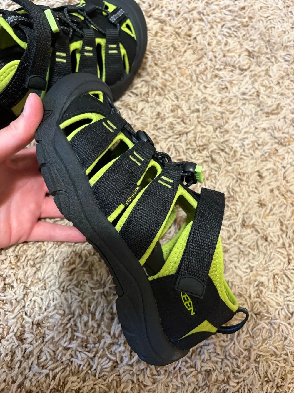 KEEN Big Kids' Newport H2 Boys size 3 NWOT!!